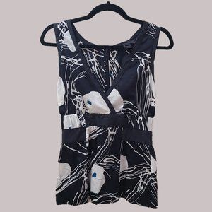 EUC Designer Marc Jacobs Sleeveless V Neck Black Off-White Blouse